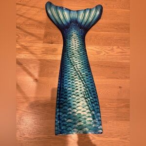 Fun Fin mermaid tail + monofin kids size 6
